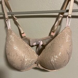 Victoria's Secret Lace Push-Up Bra-36DDD